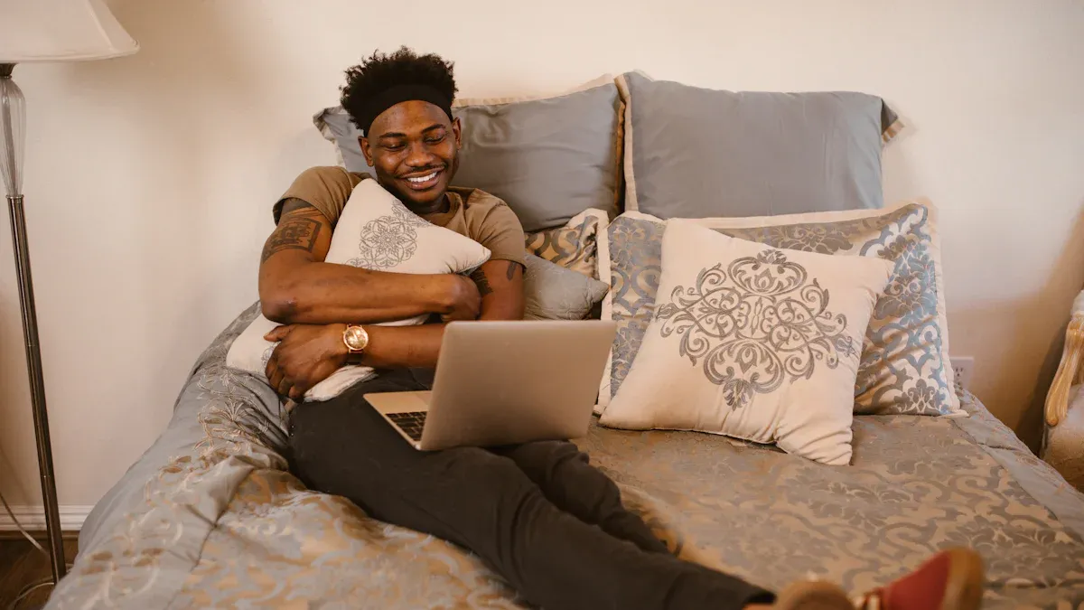 Long Distance Relationship Tips for Emotional Connection